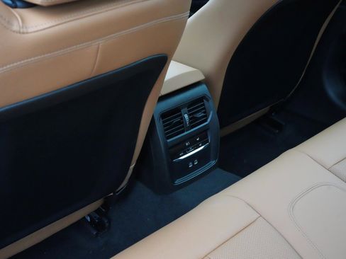 New 2025 BMW 330i xDrive 330i xDrive w/ Convenience Package image 10