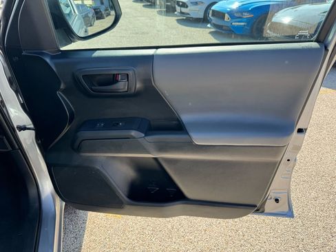 Used 2016 Toyota Tacoma 2WD Access Cab image 18