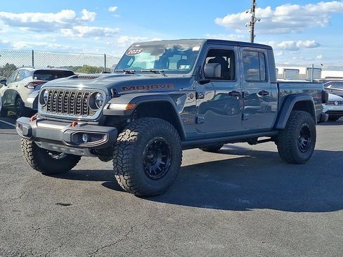 Used 2026 Jeep Gladiator Mojave AWD/4WD image 3