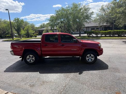 Used 2010 Toyota Tacoma PreRunner image 7