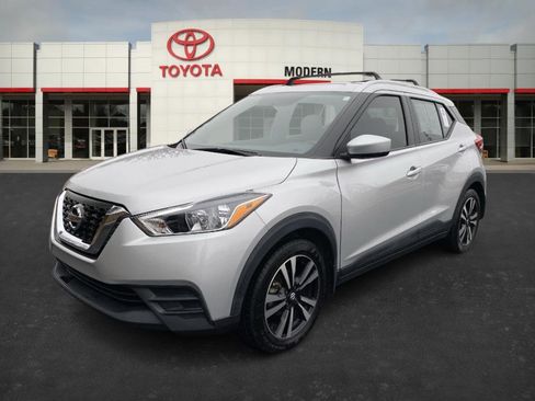 Used 2019 Nissan Kicks SV w/ Exterior Package image 1