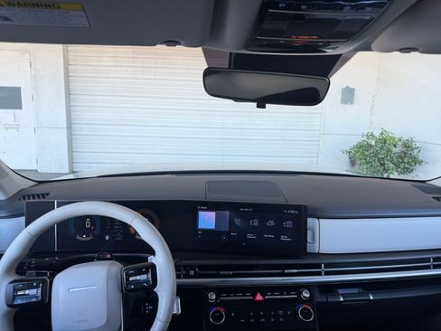 Used 2025 Hyundai Santa Fe SEL image 36