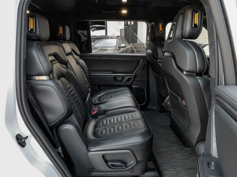 Used 2024 Rivian R1S Adventure AWD/4WD image 47
