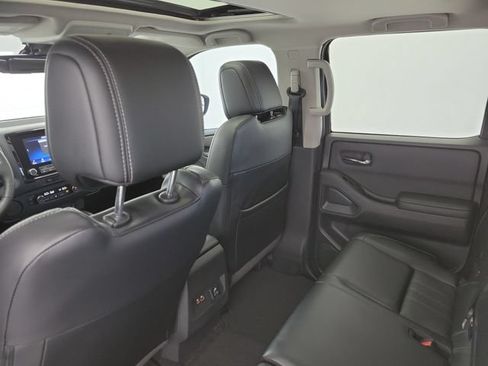 Used 2024 Nissan Frontier SL w/ Technology Package RWD image 13
