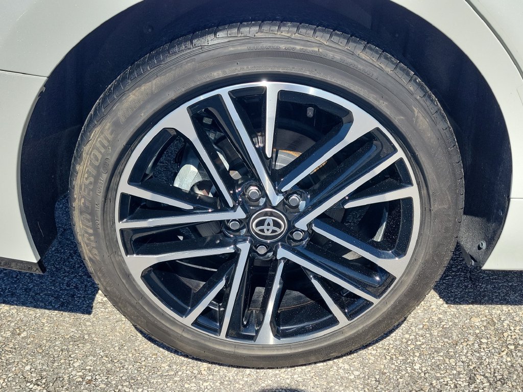 Used 2025 Toyota Camry XLE FWD image 6