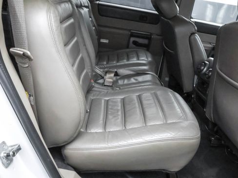Used 2003 HUMMER H2 Luxury w/ Preferred Equipment Group image 7