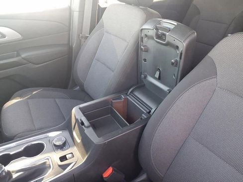 Used 2022 Chevrolet Traverse LT image 22