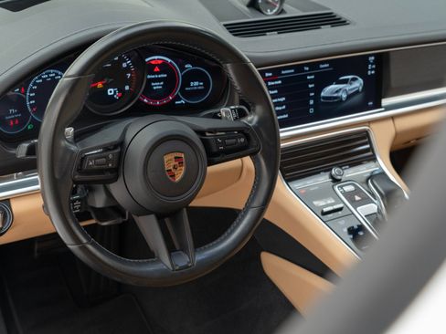 Certified 2023 Porsche Panamera Platinum Edition image 20