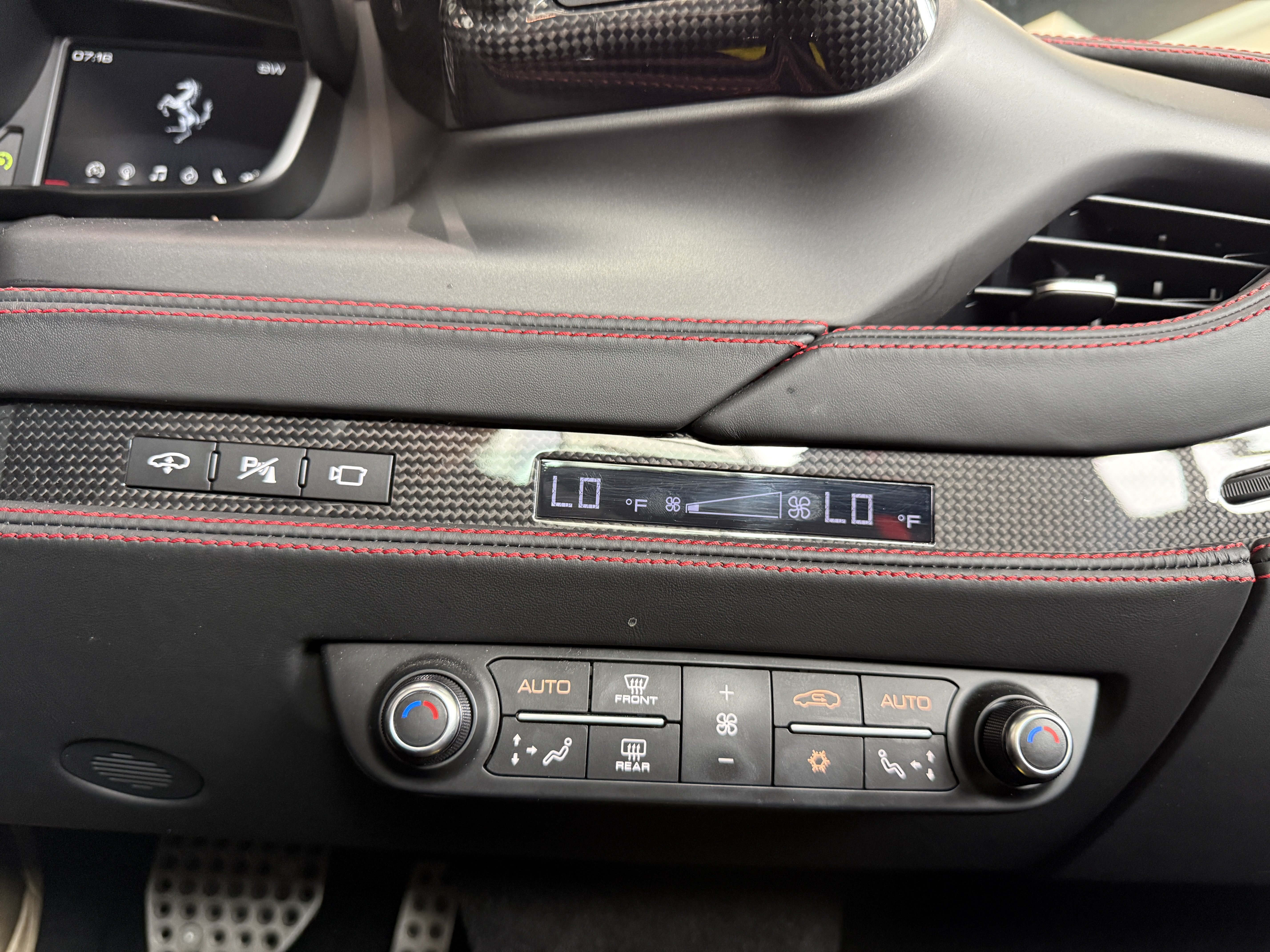 Used 2021 Ferrari F8 Tributo RWD image 23