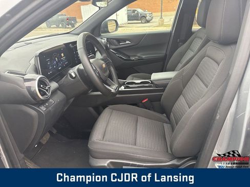 Used 2025 Chevrolet Equinox LT image 19