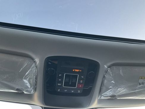 New 2026 Kia Carnival SX image 33