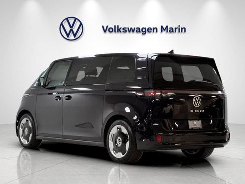 New 2025 Volkswagen ID. Buzz Pro S RWD image 3