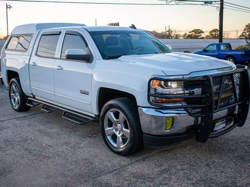 Used 2017 Chevrolet Silverado 1500 LT w/ Texas Edition image 8