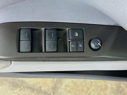 Used 2022 Toyota Camry SE image 15