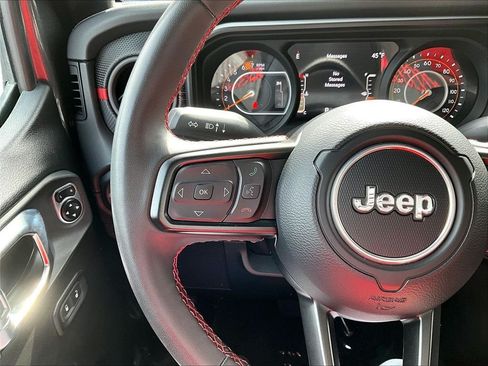 Used 2024 Jeep Wrangler Unlimited Rubicon w/ Convenience Group AWD/4WD image 19