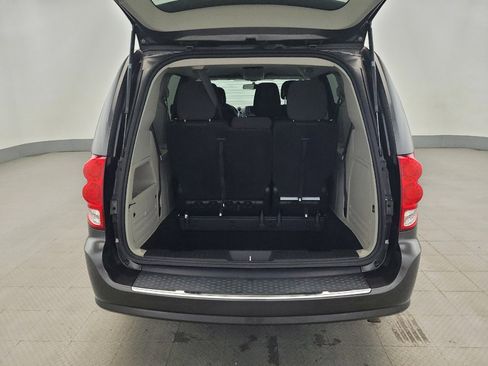 Used 2018 Dodge Grand Caravan SE FWD image 29