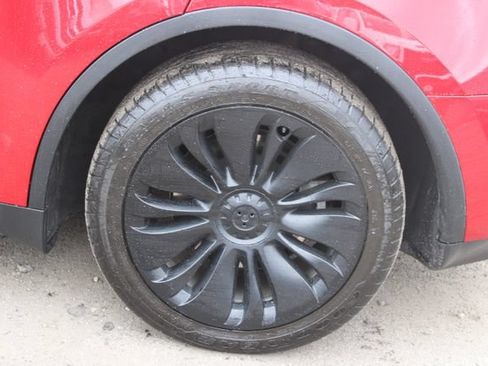 Used 2023 Tesla Model Y Long Range AWD/4WD image 7