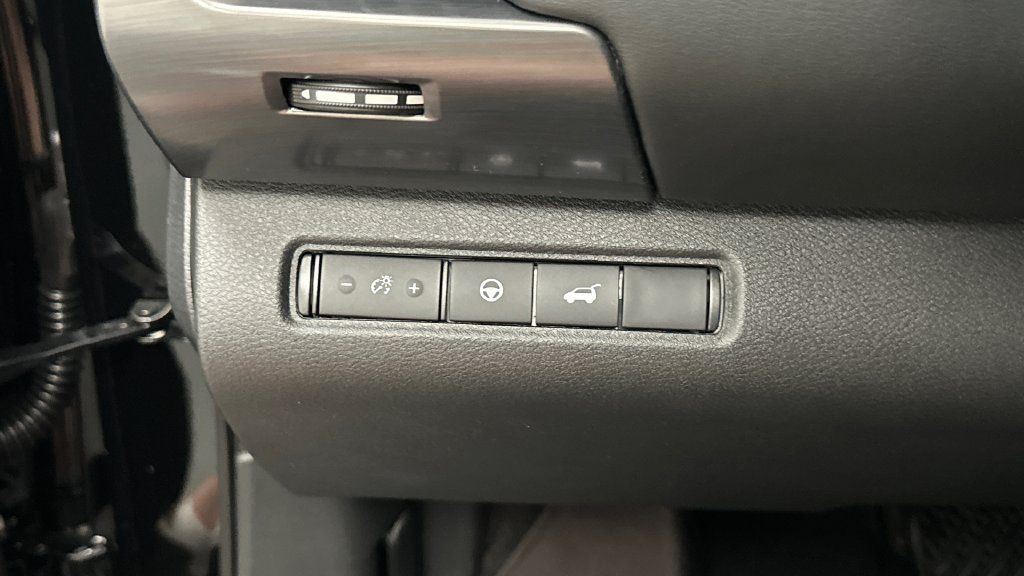 Certified 2024 Nissan Pathfinder SL w/ Black Appearance Package AWD/4WD image 31