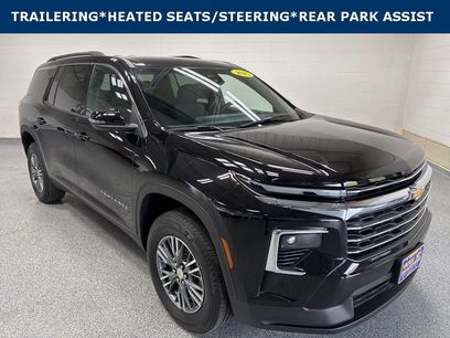 Used 2025 Chevrolet Traverse LT