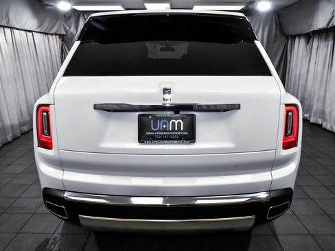 Used 2024 Rolls-Royce Cullinan image 5