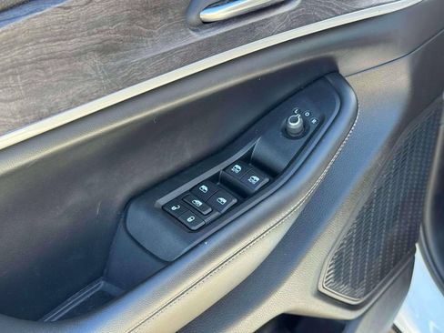 Used 2023 Jeep Grand Cherokee L Limited w/ Luxury Tech Group II AWD/4WD image 19