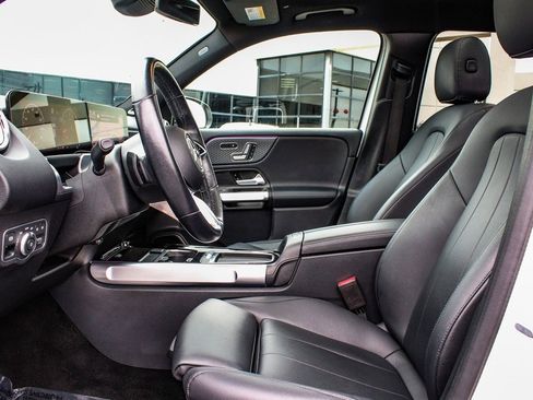 Used 2024 Mercedes-Benz GLB 250 4MATIC w/ Driver Assistance Package image 32