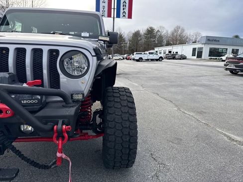 Used 2021 Jeep Wrangler Sport image 32
