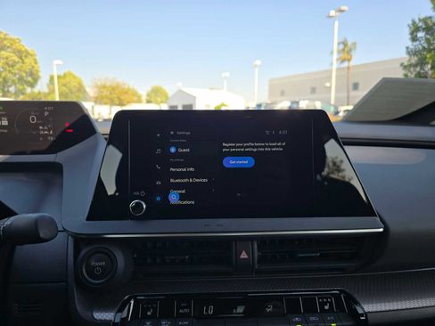 Used 2025 Toyota Prius XLE FWD image 27