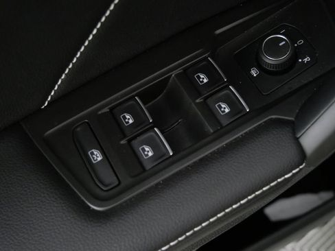 Used 2024 Volkswagen Tiguan SE R-Line AWD/4WD image 14