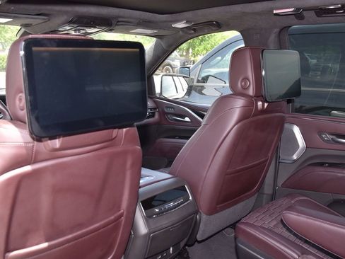 Used 2023 Cadillac Escalade ESV Sport Platinum w/ LPO, ONYX Package AWD/4WD image 13