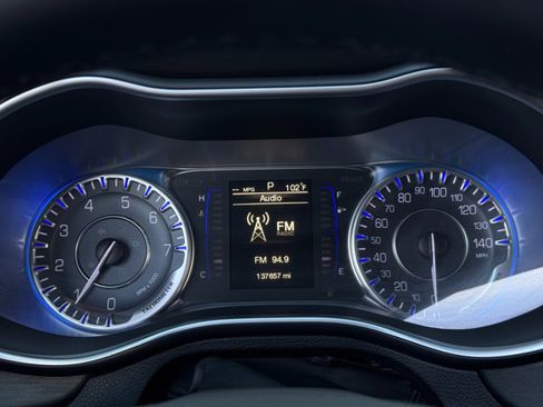 Used 2015 Chrysler 200 Limited w/ Convenience Group image 17