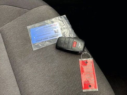 Used 2025 Toyota Camry LE image 11