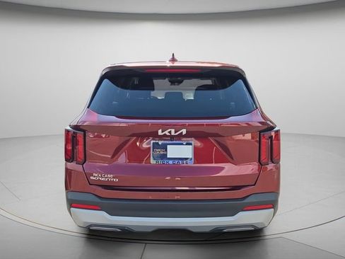 Used 2024 Kia Sorento LX FWD image 5
