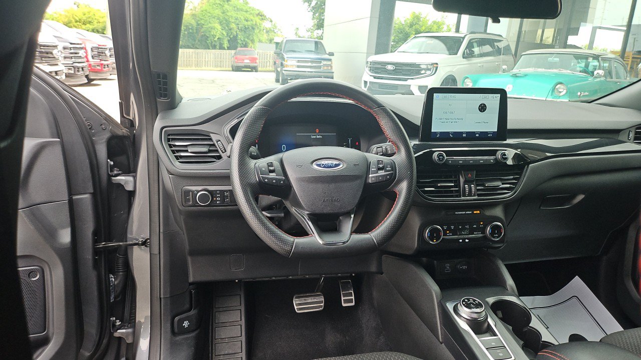 Used 2023 Ford Escape ST-Line FWD image 15