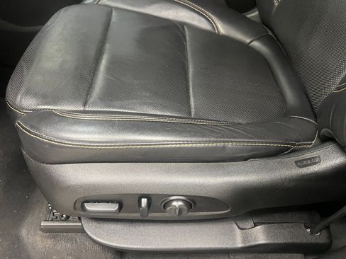 Used 2018 Chevrolet Traverse Premier image 25