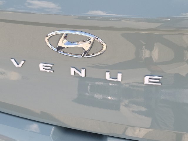 Used 2026 Hyundai Venue SE FWD image 28