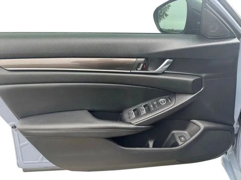 Used 2022 Honda Accord Sport image 11