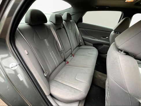 Used 2024 Hyundai Elantra SEL w/ Convenience Package image 27