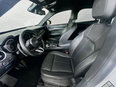 Used 2022 Alfa Romeo Stelvio Sprint image 13