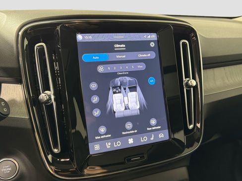 Certified 2025 Volvo XC40 B5 Core image 16