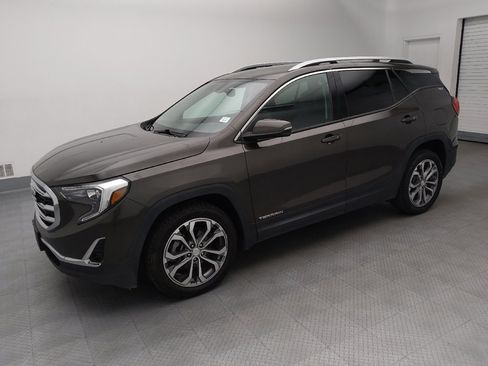 Used 2019 GMC Terrain SLT FWD image 2
