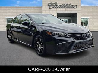 Used 2022 Toyota Camry SE FWD video 2
