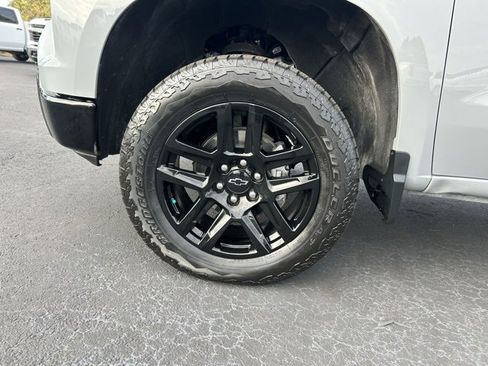 Certified 2024 Chevrolet Silverado 1500 Custom Trail Boss w/ LPO, Dark Essentials Package image 9