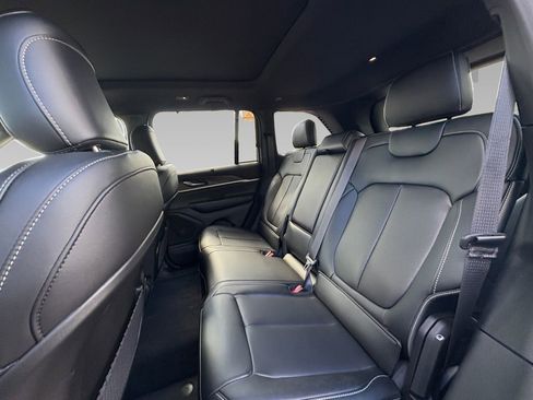 New 2025 Jeep Grand Cherokee Limited w/ Luxury Tech Group II image 5