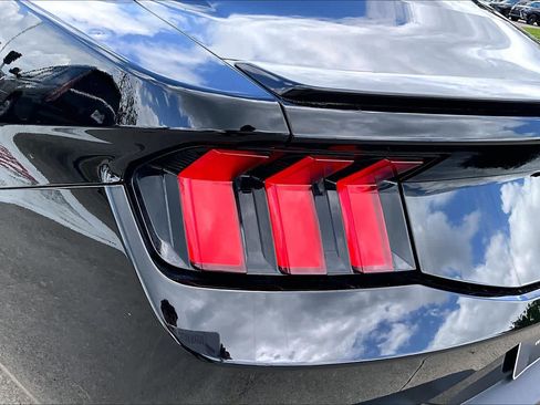 Used 2025 Ford Mustang Premium RWD image 25
