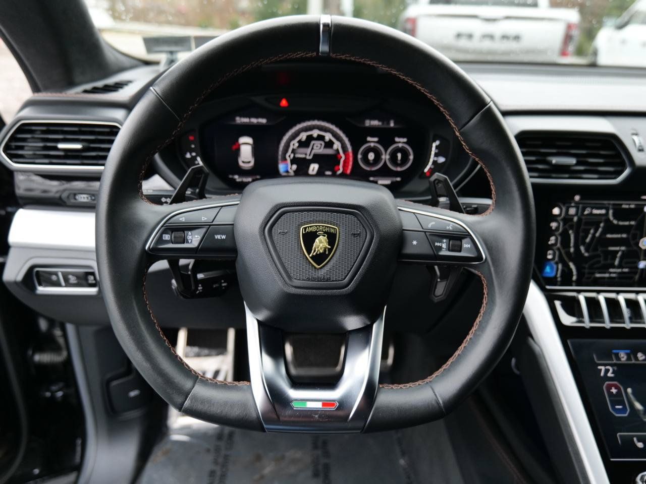 Used 2021 Lamborghini Urus AWD/4WD image 18