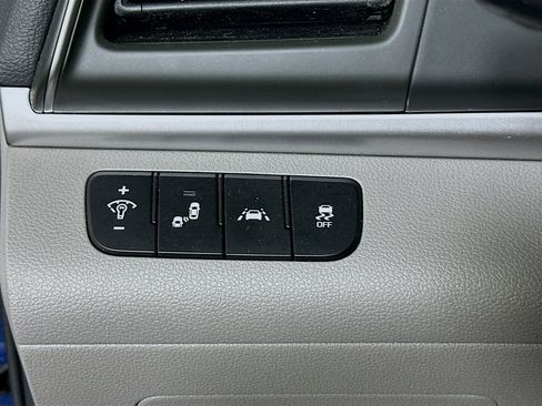 Used 2019 Hyundai Elantra SEL image 16