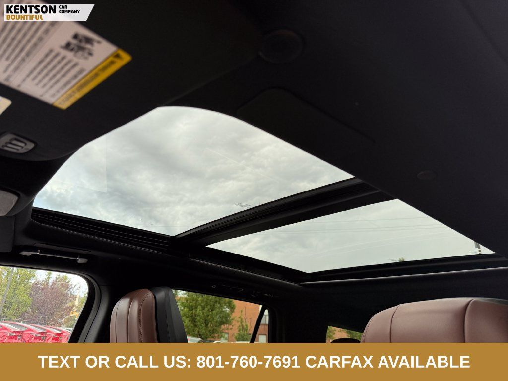 Used 2025 Lincoln Navigator Reserve AWD/4WD image 23