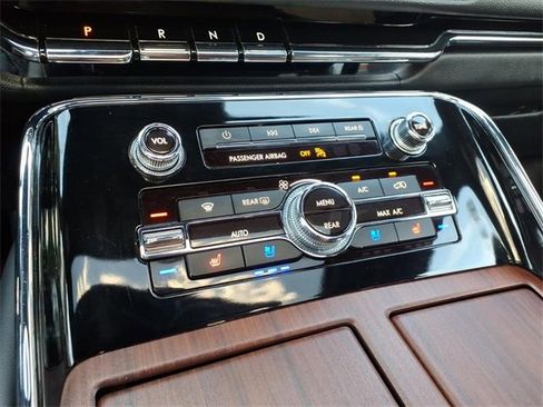Used 2024 Lincoln Navigator Premiere image 22