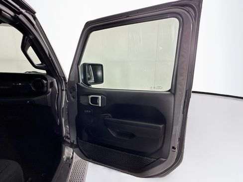 Used 2021 Jeep Wrangler Unlimited Sport AWD/4WD image 30